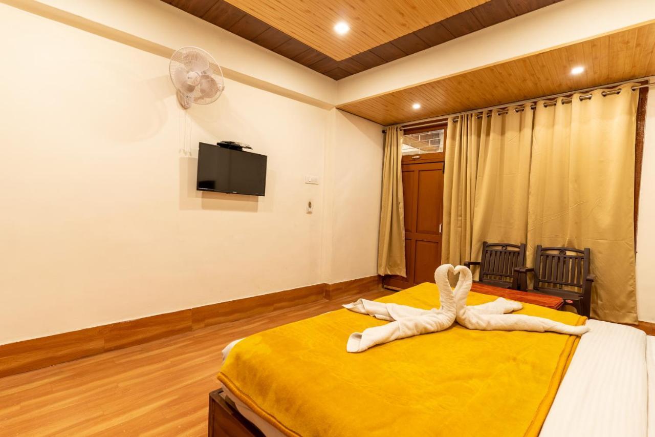 Hotel Woodland Найнитал Экстерьер фото